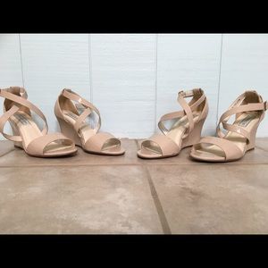 Nude patent leather wedges